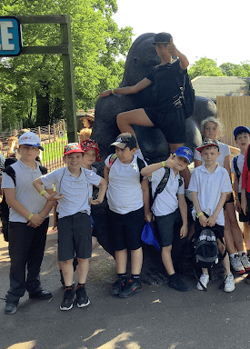 Students from studley green primary on a day out to longleat